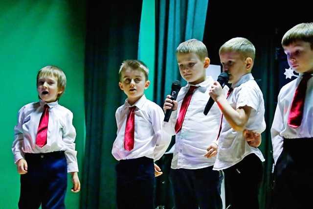 [FOTO] W żarowskiej podstawówce świętowali Dzień Babci i Dziadka