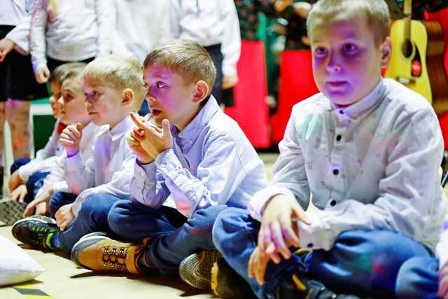 [FOTO] W żarowskiej podstawówce świętowali Dzień Babci i Dziadka