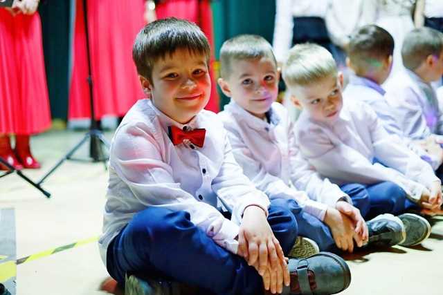 [FOTO] W żarowskiej podstawówce świętowali Dzień Babci i Dziadka