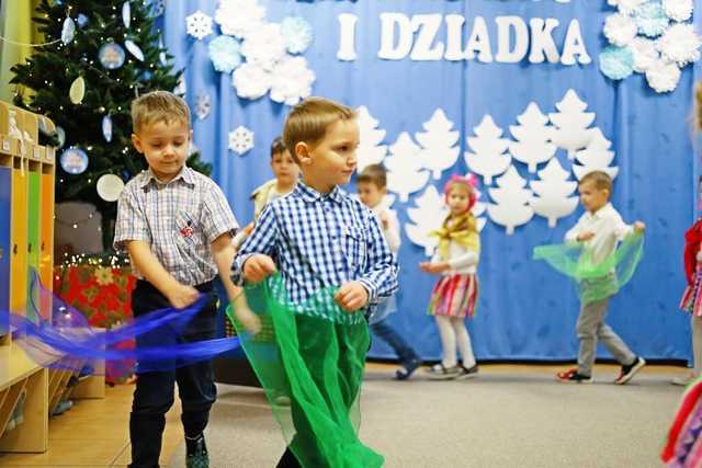 [FOTO] W Bajkowym Przedszkolu w Żarowie świętowali Dzień Babci i Dziadka
