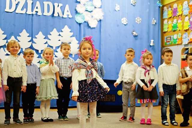 [FOTO] W Bajkowym Przedszkolu w Żarowie świętowali Dzień Babci i Dziadka
