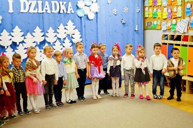 [FOTO] W Bajkowym Przedszkolu w Żarowie świętowali Dzień Babci i Dziadka