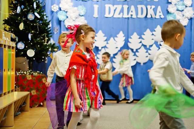 [FOTO] W Bajkowym Przedszkolu w Żarowie świętowali Dzień Babci i Dziadka