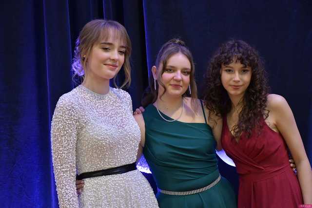[WIDEO/FOTO] Ależ zabawa! Maturzyści z III LO w Świdnicy bawili się na balu studniówkowym