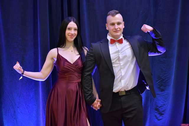 [WIDEO/FOTO] Ależ zabawa! Maturzyści z III LO w Świdnicy bawili się na balu studniówkowym