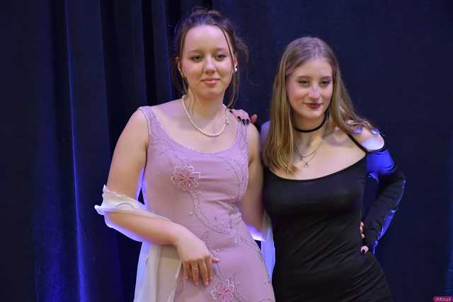 [WIDEO/FOTO] Ależ zabawa! Maturzyści z III LO w Świdnicy bawili się na balu studniówkowym