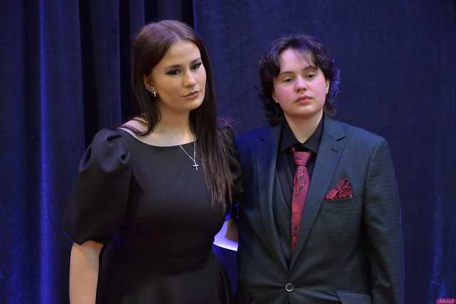 [WIDEO/FOTO] Ależ zabawa! Maturzyści z III LO w Świdnicy bawili się na balu studniówkowym