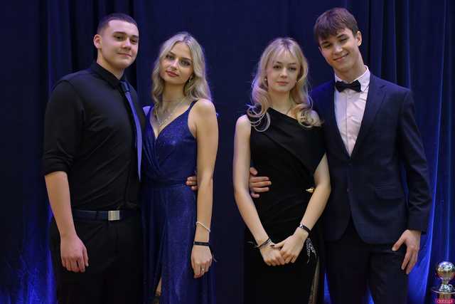 [WIDEO/FOTO] Ależ zabawa! Maturzyści z III LO w Świdnicy bawili się na balu studniówkowym