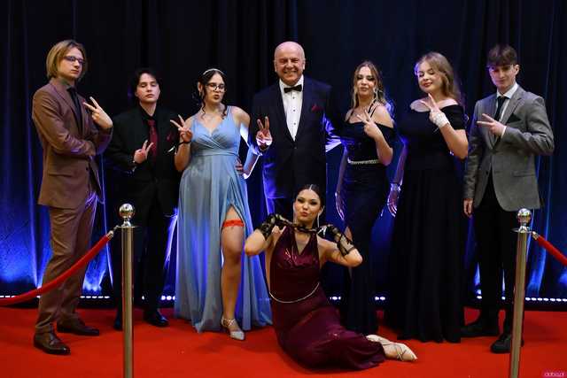 [WIDEO/FOTO] Ależ zabawa! Maturzyści z III LO w Świdnicy bawili się na balu studniówkowym