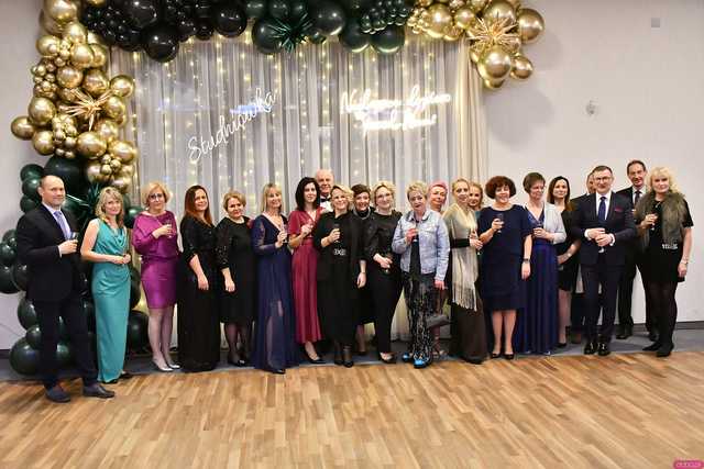 [WIDEO/FOTO] Ależ zabawa! Maturzyści z III LO w Świdnicy bawili się na balu studniówkowym