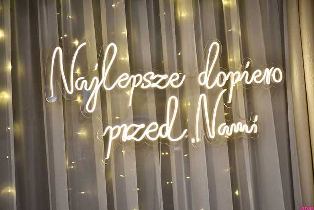 [WIDEO/FOTO] Ależ zabawa! Maturzyści z III LO w Świdnicy bawili się na balu studniówkowym