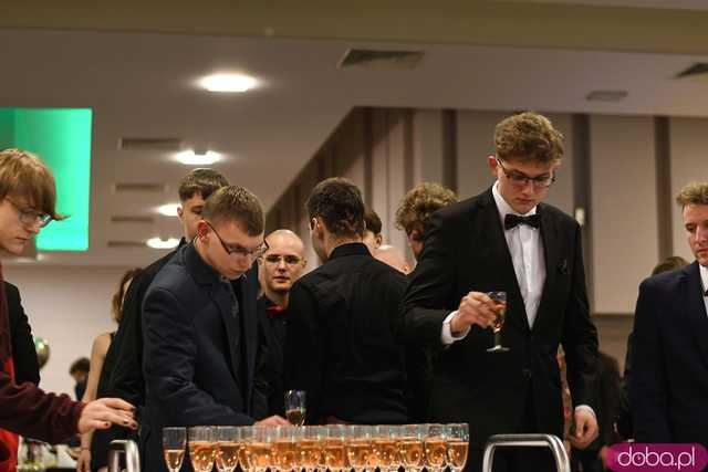 [FOTO] Ależ bal! Studniówka ZSB-E w Świdnicy
