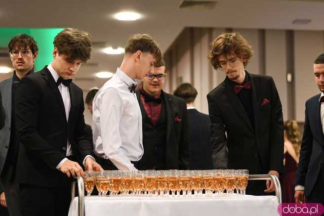 [FOTO] Ależ bal! Studniówka ZSB-E w Świdnicy
