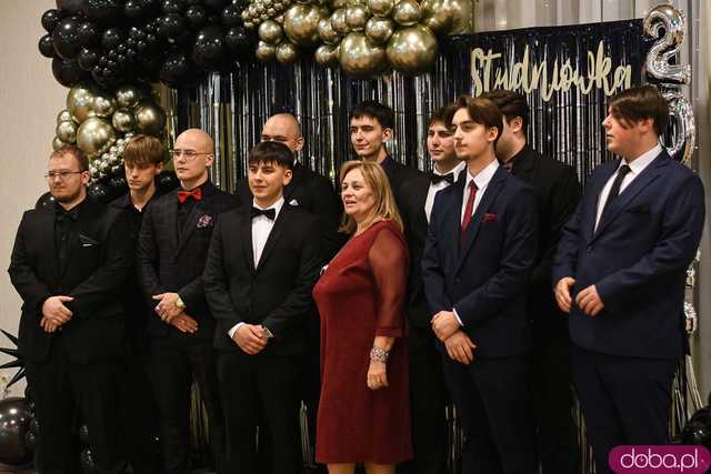 [FOTO] Ależ bal! Studniówka ZSB-E w Świdnicy