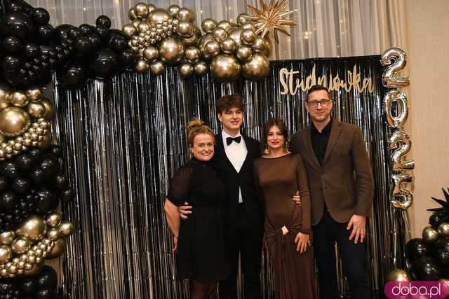 [FOTO] Ależ bal! Studniówka ZSB-E w Świdnicy