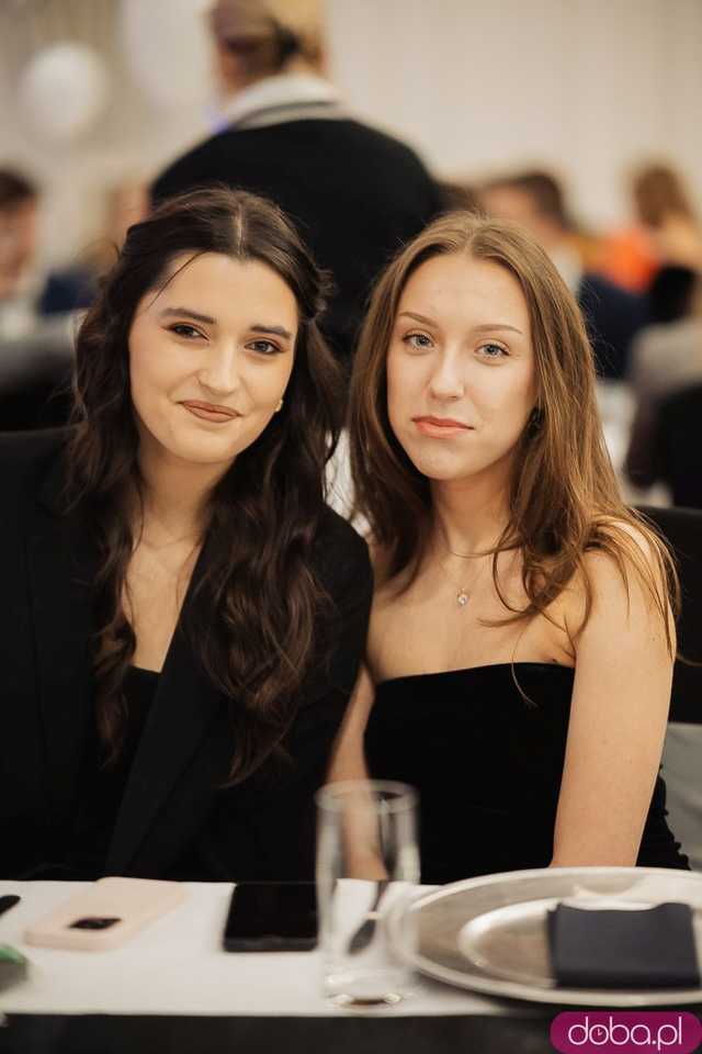 [FOTO] Ten dzień zapamiętają na długo! Studniówka Zespołu Szkół nr 1 w Świdnicy