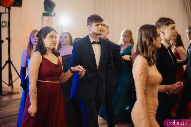 [FOTO] Ten dzień zapamiętają na długo! Studniówka Zespołu Szkół nr 1 w Świdnicy