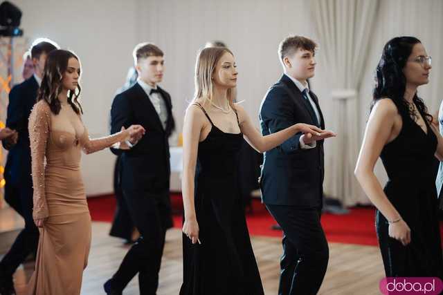 [FOTO] Ten dzień zapamiętają na długo! Studniówka Zespołu Szkół nr 1 w Świdnicy