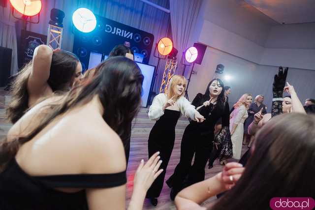 [FOTO] Ten dzień zapamiętają na długo! Studniówka Zespołu Szkół nr 1 w Świdnicy