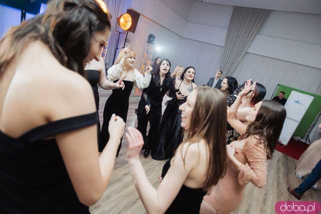 [FOTO] Ten dzień zapamiętają na długo! Studniówka Zespołu Szkół nr 1 w Świdnicy