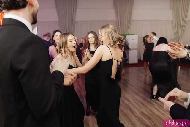 [FOTO] Ten dzień zapamiętają na długo! Studniówka Zespołu Szkół nr 1 w Świdnicy