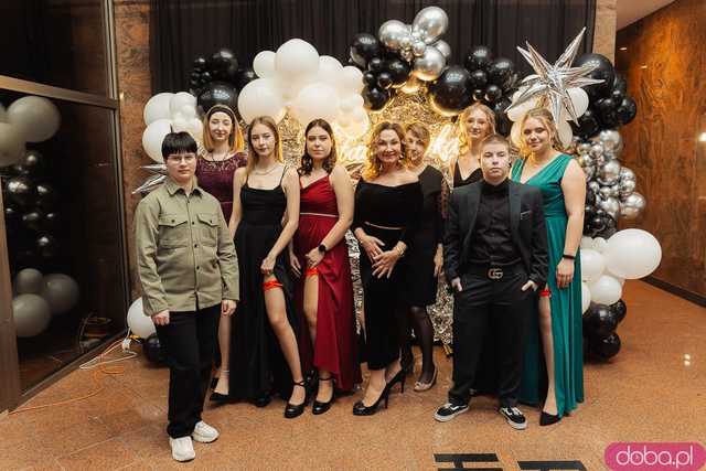 [FOTO] Ten dzień zapamiętają na długo! Studniówka Zespołu Szkół nr 1 w Świdnicy