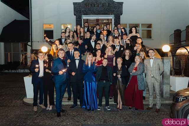 [FOTO] Ten dzień zapamiętają na długo! Studniówka Zespołu Szkół nr 1 w Świdnicy