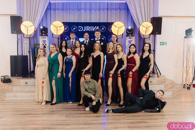 [FOTO] Ten dzień zapamiętają na długo! Studniówka Zespołu Szkół nr 1 w Świdnicy