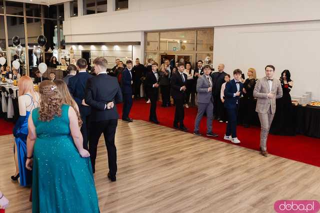 [FOTO] Ten dzień zapamiętają na długo! Studniówka Zespołu Szkół nr 1 w Świdnicy
