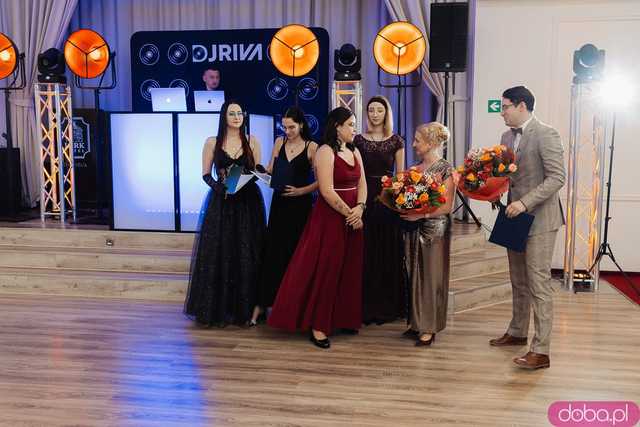 [FOTO] Ten dzień zapamiętają na długo! Studniówka Zespołu Szkół nr 1 w Świdnicy