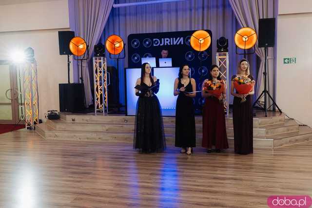 [FOTO] Ten dzień zapamiętają na długo! Studniówka Zespołu Szkół nr 1 w Świdnicy