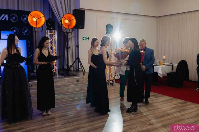[FOTO] Ten dzień zapamiętają na długo! Studniówka Zespołu Szkół nr 1 w Świdnicy