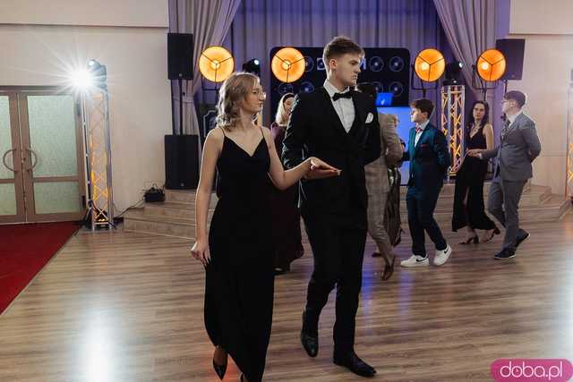 [FOTO] Ten dzień zapamiętają na długo! Studniówka Zespołu Szkół nr 1 w Świdnicy