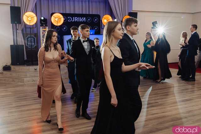 [FOTO] Ten dzień zapamiętają na długo! Studniówka Zespołu Szkół nr 1 w Świdnicy
