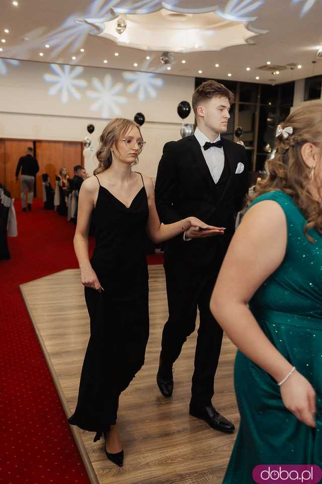 [FOTO] Ten dzień zapamiętają na długo! Studniówka Zespołu Szkół nr 1 w Świdnicy