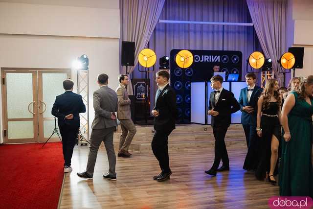 [FOTO] Ten dzień zapamiętają na długo! Studniówka Zespołu Szkół nr 1 w Świdnicy