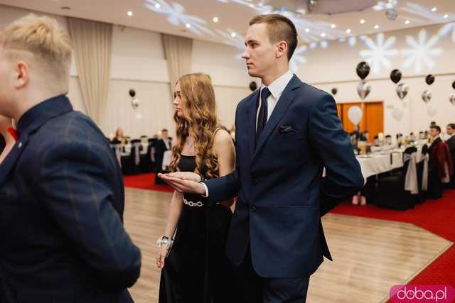 [FOTO] Ten dzień zapamiętają na długo! Studniówka Zespołu Szkół nr 1 w Świdnicy