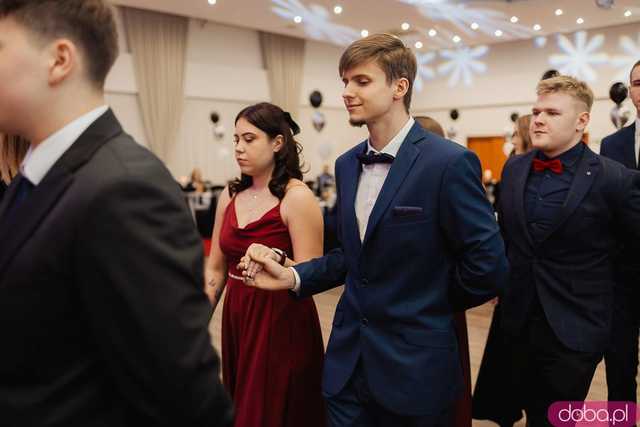 [FOTO] Ten dzień zapamiętają na długo! Studniówka Zespołu Szkół nr 1 w Świdnicy