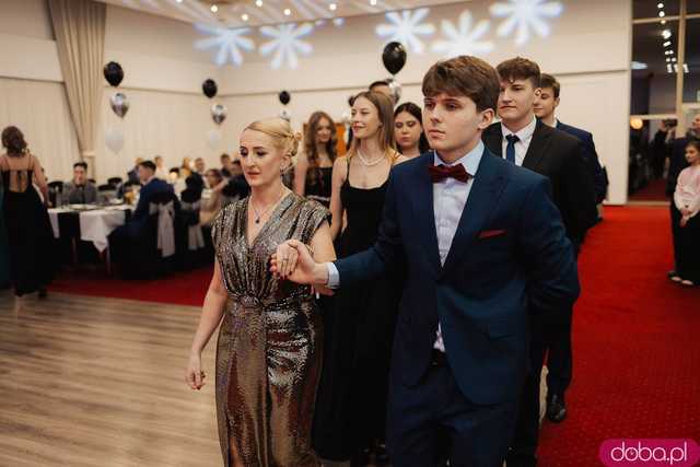 [FOTO] Ten dzień zapamiętają na długo! Studniówka Zespołu Szkół nr 1 w Świdnicy