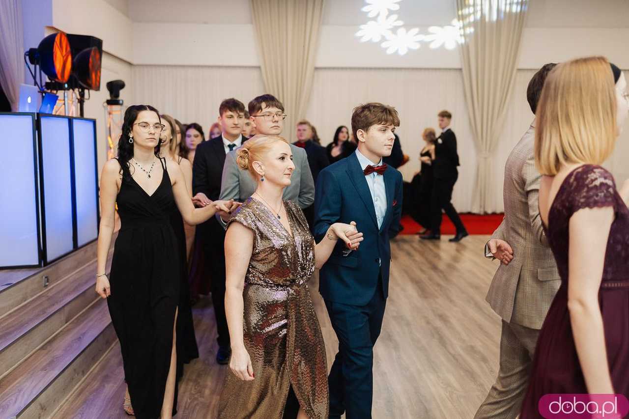 [FOTO] Ten dzień zapamiętają na długo! Studniówka Zespołu Szkół nr 1 w Świdnicy