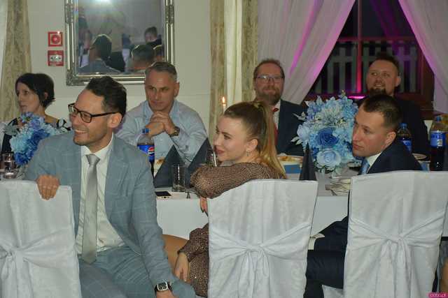 [WIDEO/FOTO] Szykowne stroje, uroczysty polonez i doskonała zabawa! Studniówka Zespołu Szkół Centrum Kształcenia Rolniczego w Mokrzeszowie