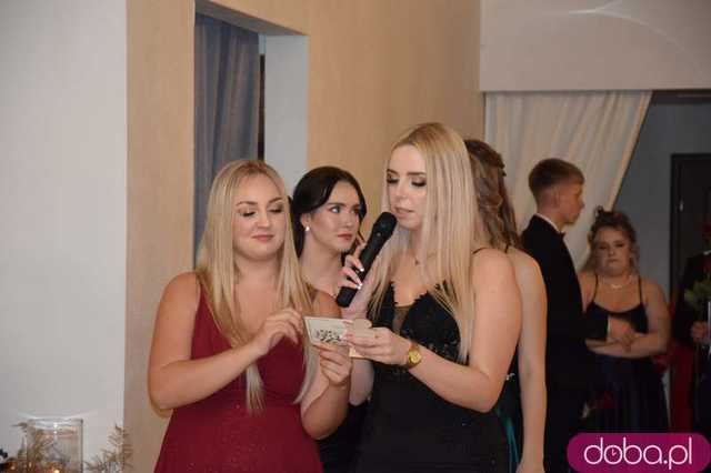 100