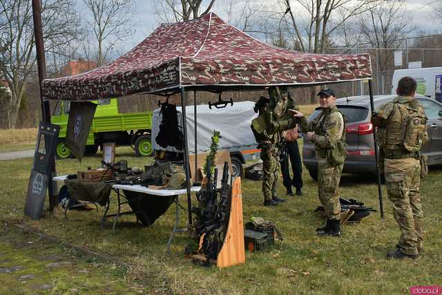 [WIDEO/FOTO] Świebodzice grają z WOŚP. Trwa 33. Finał orkiestry