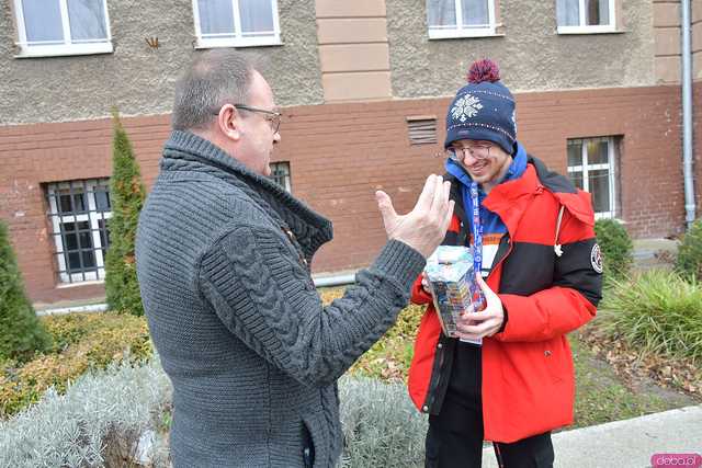 [WIDEO/FOTO] Świebodzice grają z WOŚP. Trwa 33. Finał orkiestry