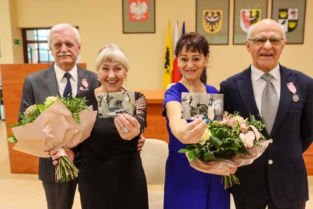[FOTO] Wspaniały jubileusz! 10 par ze Świdnicy świętowało Złote Gody