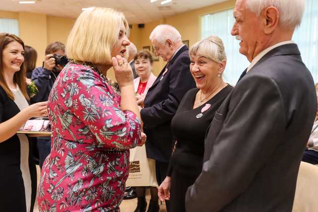 [FOTO] Wspaniały jubileusz! 10 par ze Świdnicy świętowało Złote Gody