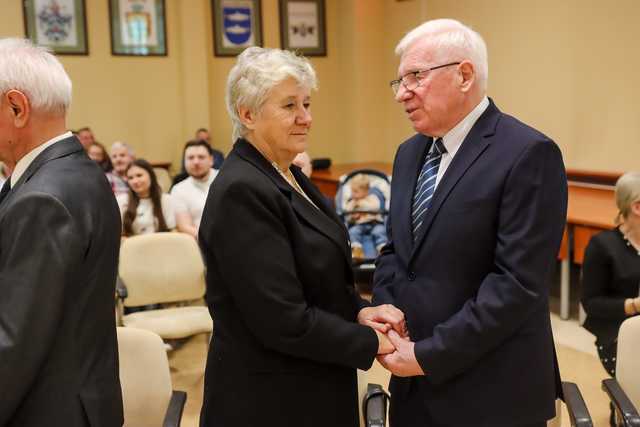 [FOTO] Wspaniały jubileusz! 10 par ze Świdnicy świętowało Złote Gody