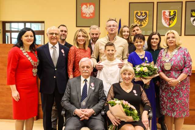 [FOTO] Wspaniały jubileusz! 10 par ze Świdnicy świętowało Złote Gody