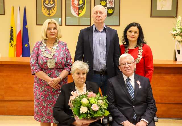 [FOTO] Wspaniały jubileusz! 10 par ze Świdnicy świętowało Złote Gody