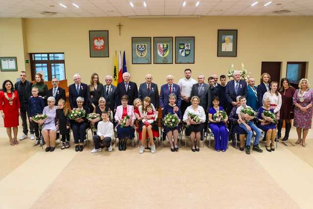 [FOTO] Wspaniały jubileusz! 10 par ze Świdnicy świętowało Złote Gody